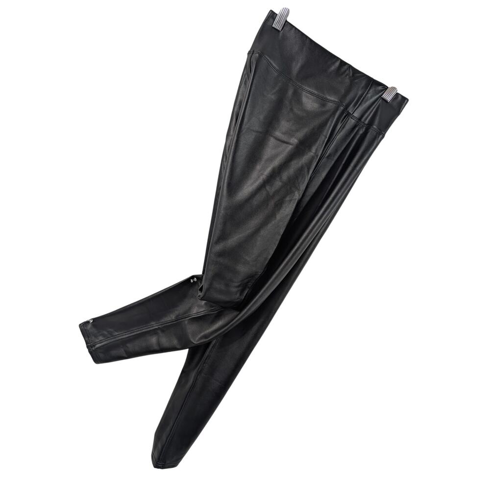 NWOT! THE GAP! RICH BLACK VEGAN LEATHER, WIDE WAISTBAND SKINNY PANTS! SIZE M